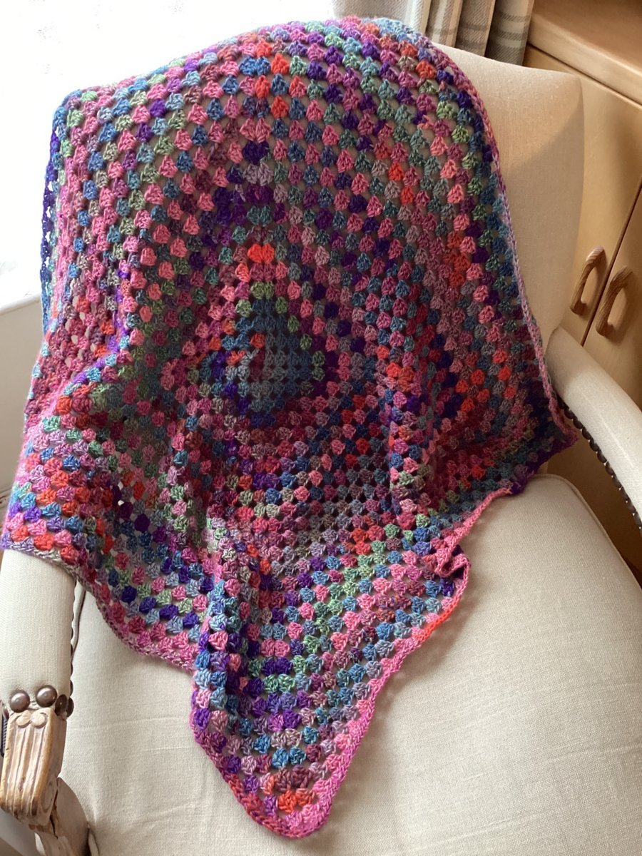 CROCHET BLANKET HANDMADE IN MULTICOLOURED YARN APPROX 30x30" or 77x77cm
