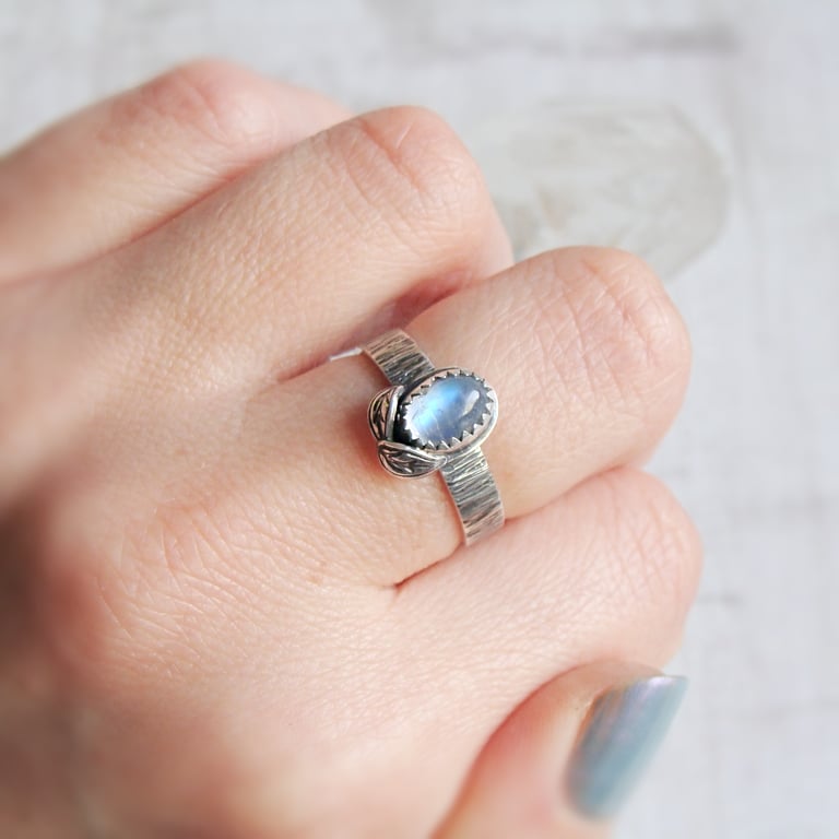 Size L Sterling Silver Oval Moonstone Woodland Leaf Ring No.1 