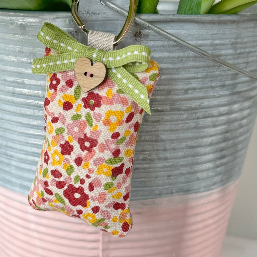 EMMA BRIDGEWATER FABRIC KEY RING - thousand flowers