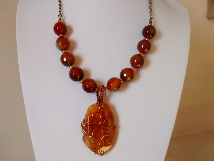 SALE-ORANGE AGATE AND WIRE WRAPPED NECKLACE. STATEMENT NECKLACE -  FREE SHIPPING