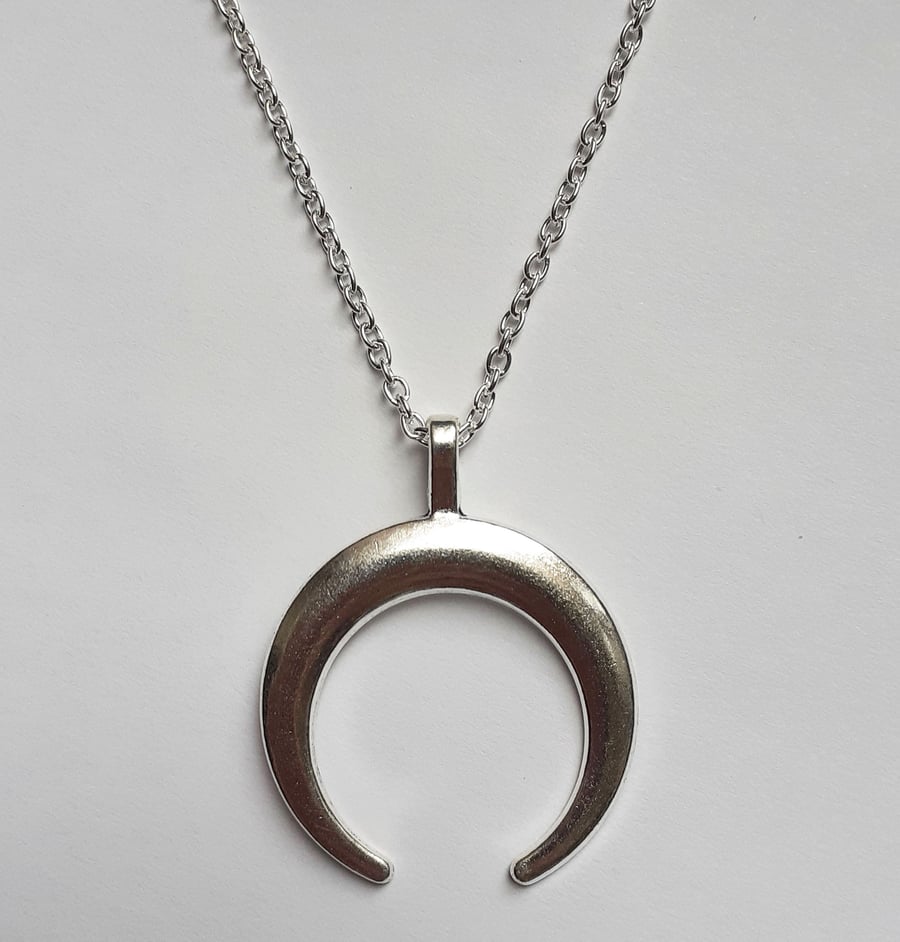 Silver Plate Horns Crescent Moon New Age Wicca Pagan Necklace