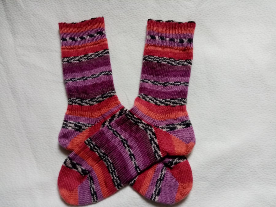 Hand-cranked Knitted Ribbed Wool Socks Size 8 to 9