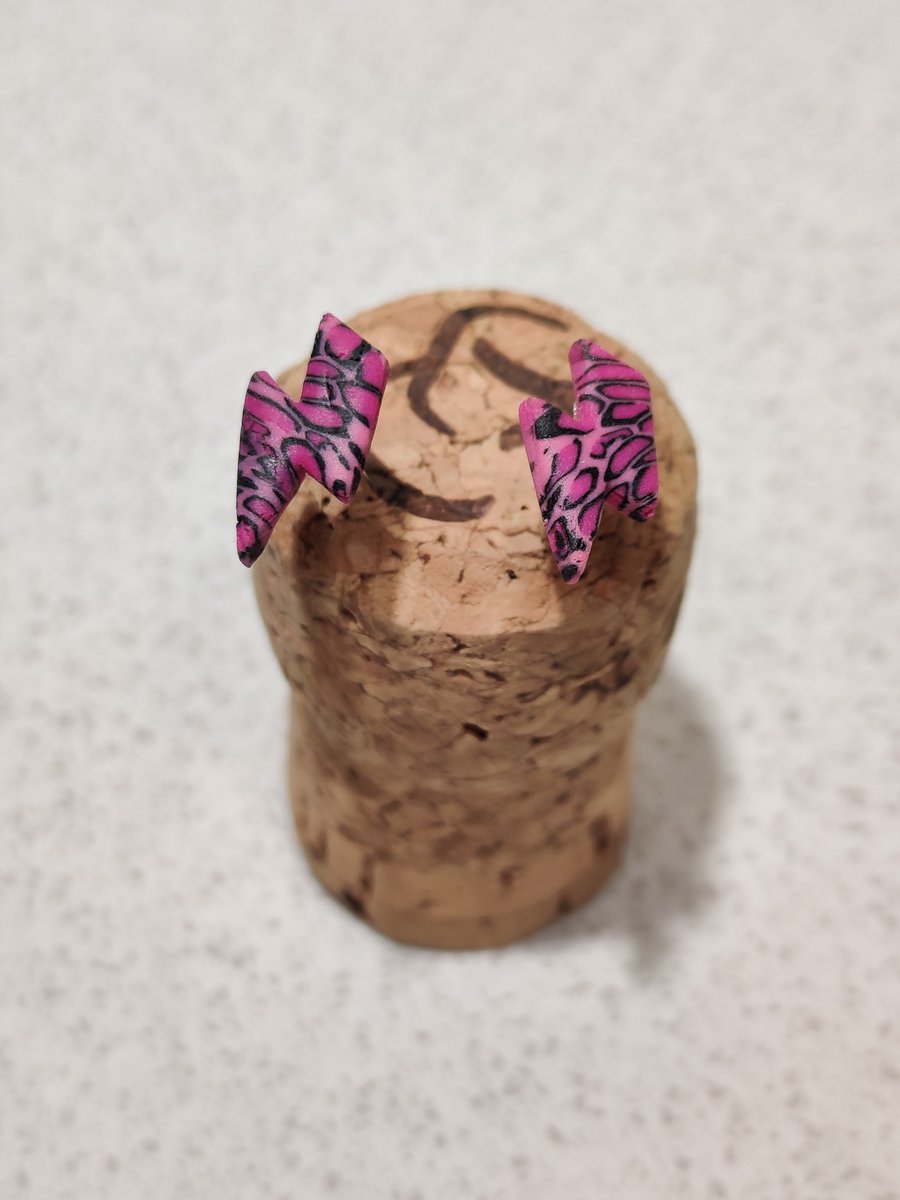 Pink leopard mini bolt earrings 