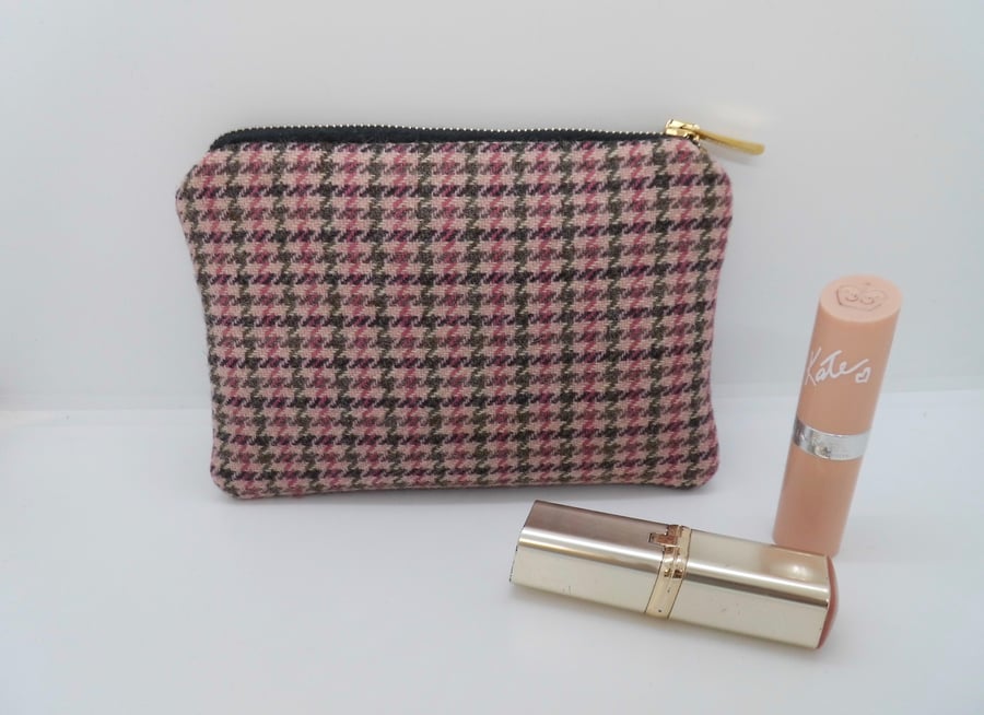 SOLD Coin purse, small make up bag in pink tweed fabric with zip