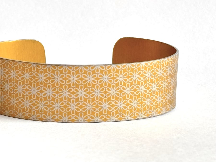Flower pattern aluminium cuff yellow - second