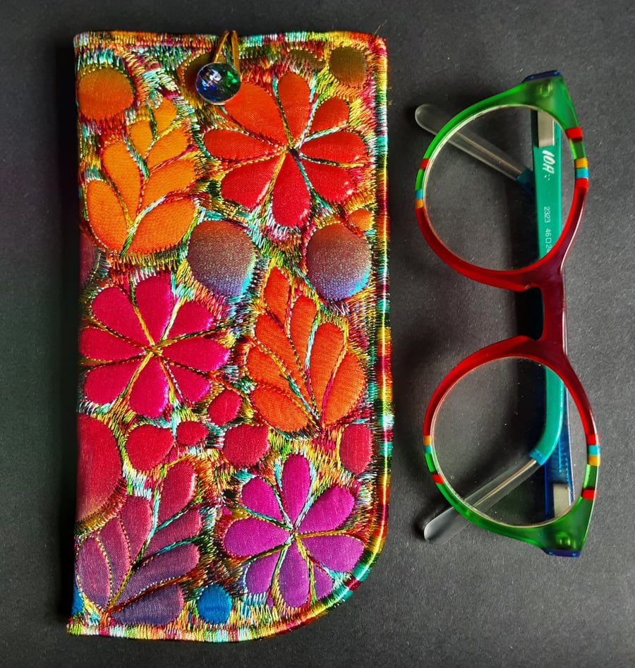 Glasses case Free Machine Embroidery 