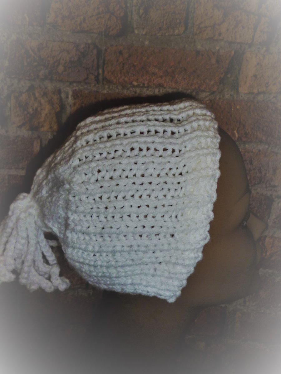 1950's Knitted White Bonnet Hat