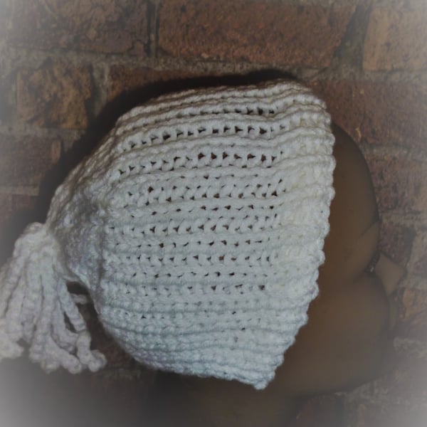 1950's Knitted White Bonnet Hat