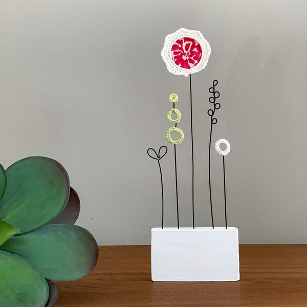 Letterbox Wire & Crochet Flowers - White flower