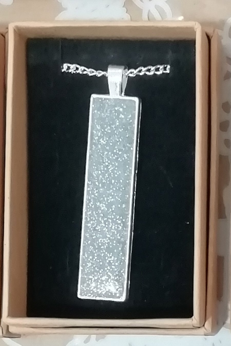 Glitter glass pendants 