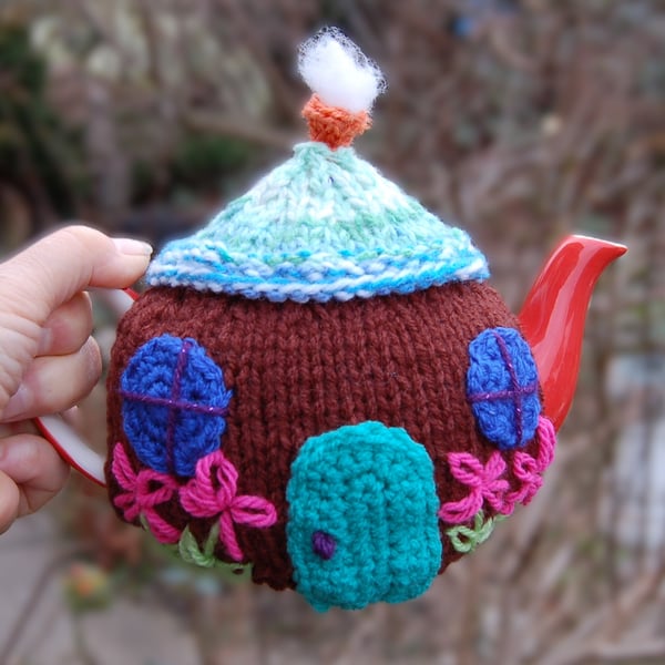  Country cottage tea cosy - hand embroidered - for one or two cup teapot