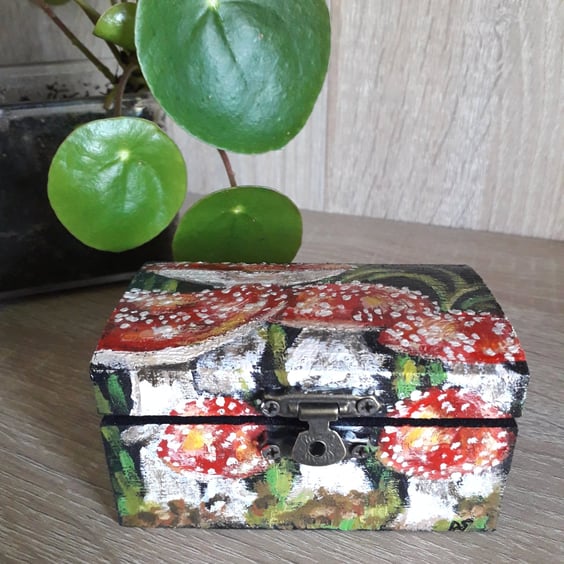 Wooden trinket box handpainted with Fly Argaric Fungi