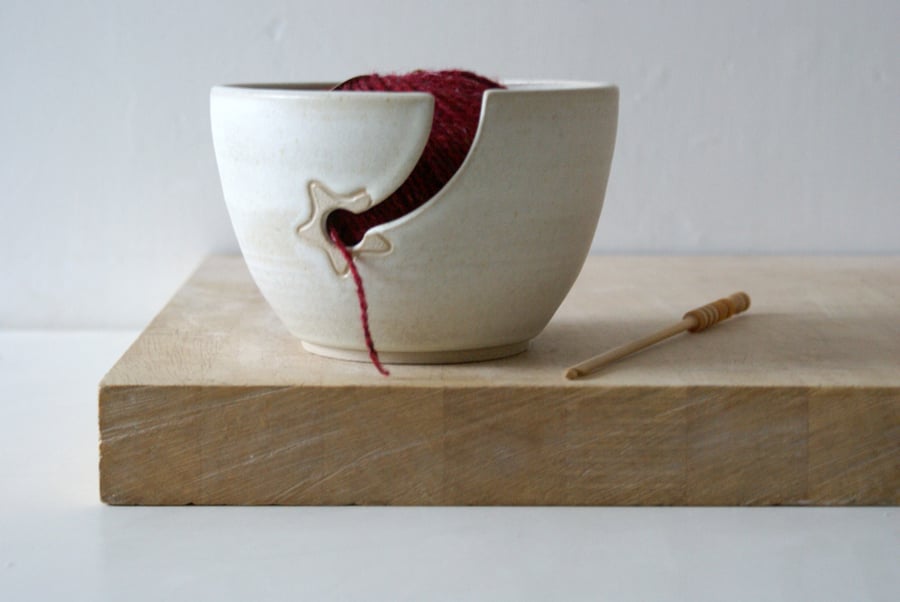 Made to order - Stoneware pottery yarn bowl with little star hook