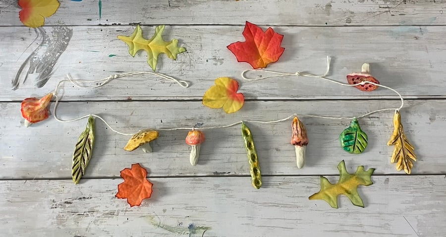 Garland - Autumnal - Winter - Christmas - Clay - Painted Clay - Home decor 