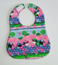 Patchwork bib, reversible baby bib, newborn baby bib, gift for baby girl, cows - Image 3