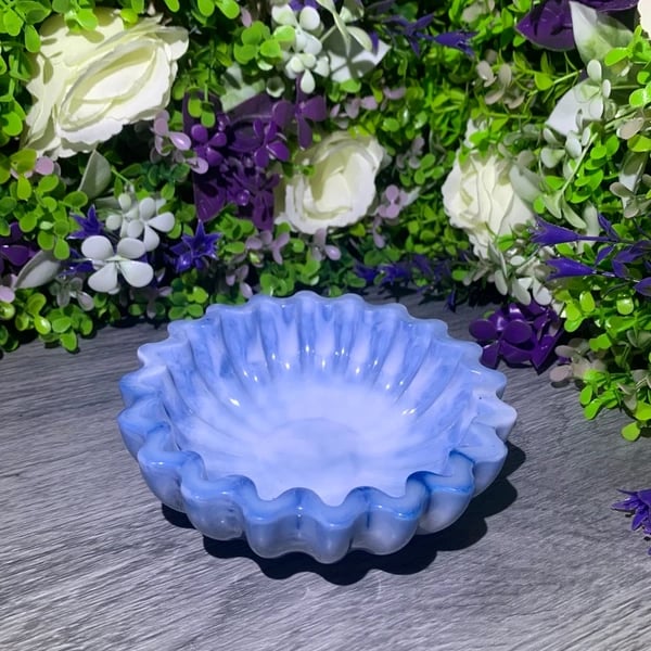ruffled dish