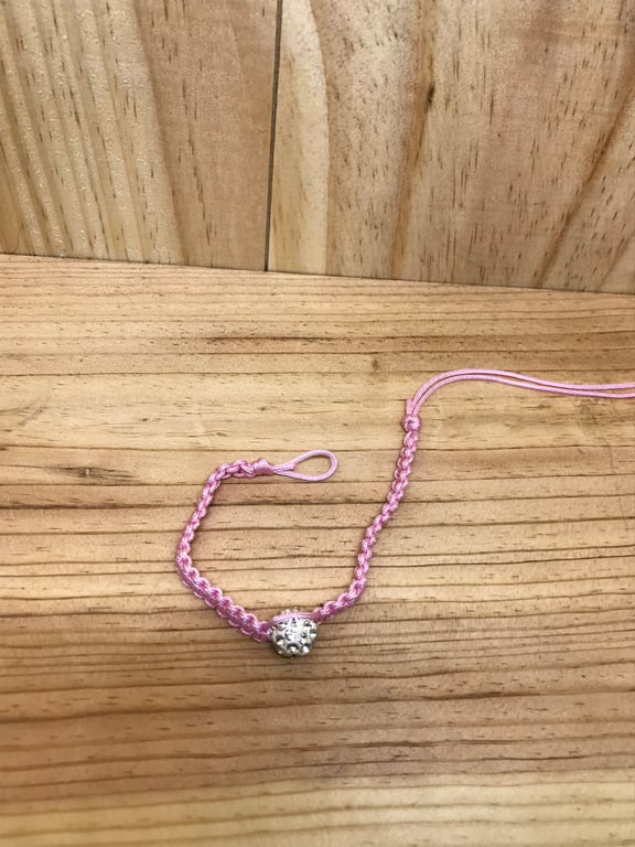 Children's Macrame Bead Bracelet. (107)