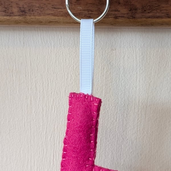 Handmade felt alphabet letter keyring L