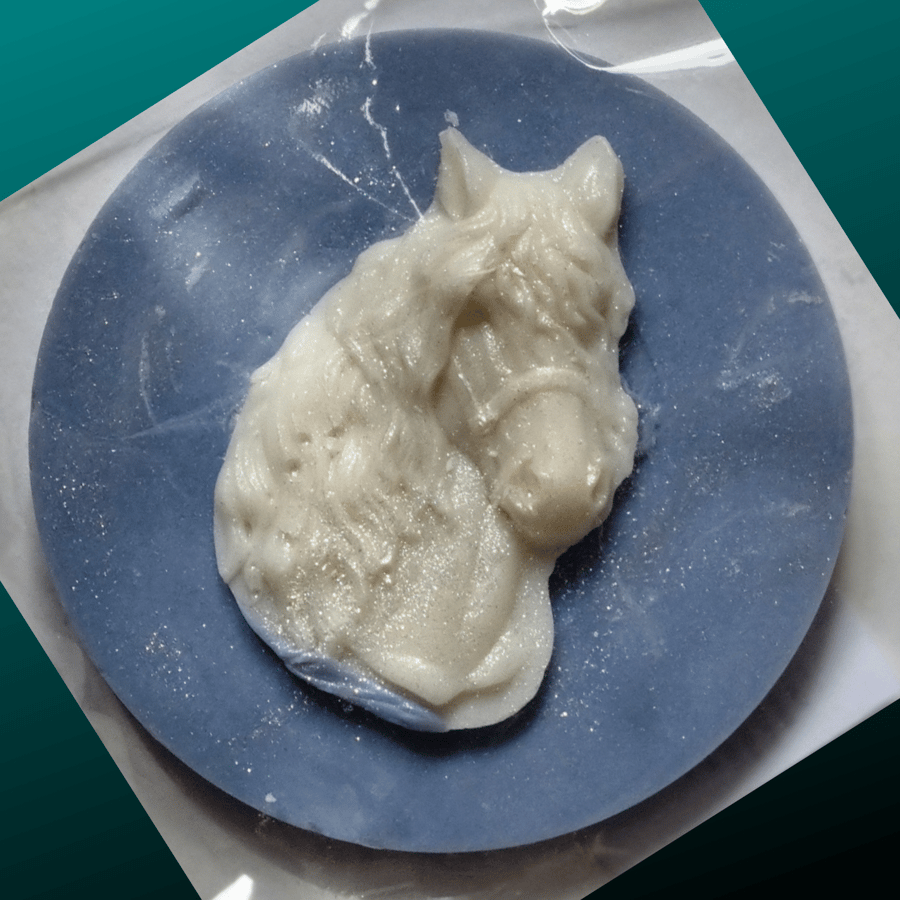Soy Wax Melt Horse Head On Disc Fresh Linen Fragrance Horse Lover Gift