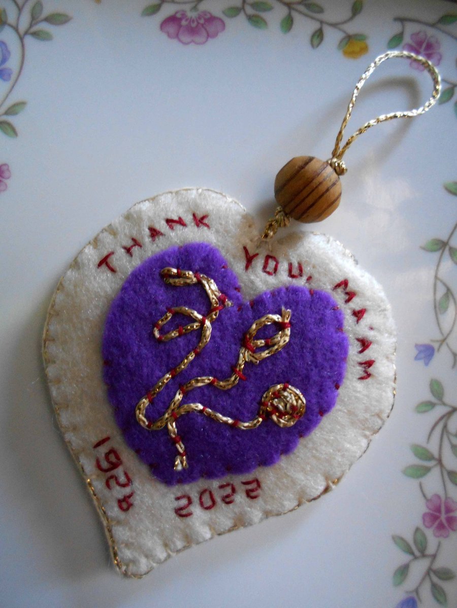 Commemorative Felt Heart Decor, The Queen