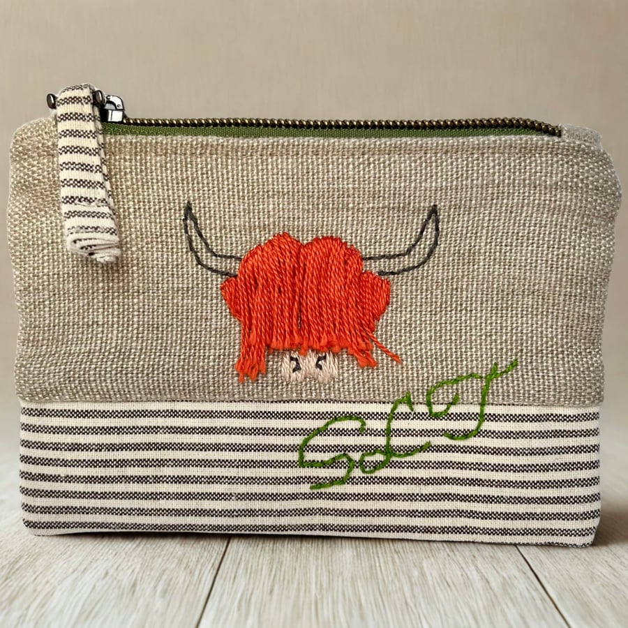 Embroidered Linen Coin Purse – Personalised Scottish Gift with Highland Cow