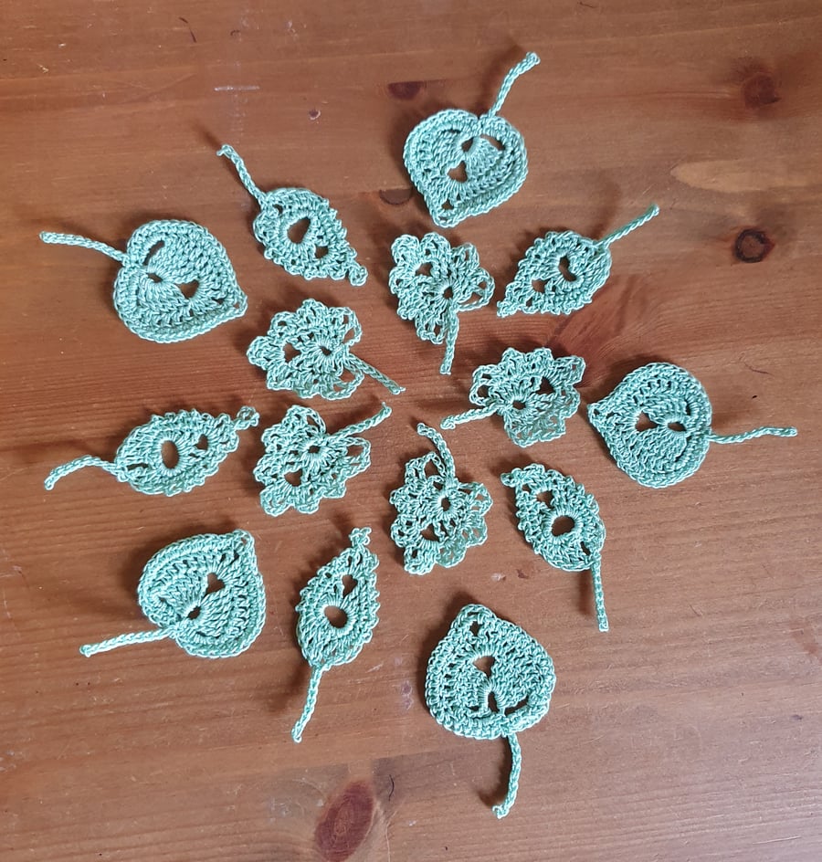 PACK of 15 LIGHT GREEN LEAVES for CARDS, CLOTHES, SCRAPBOOKS - 3 designs x 5
