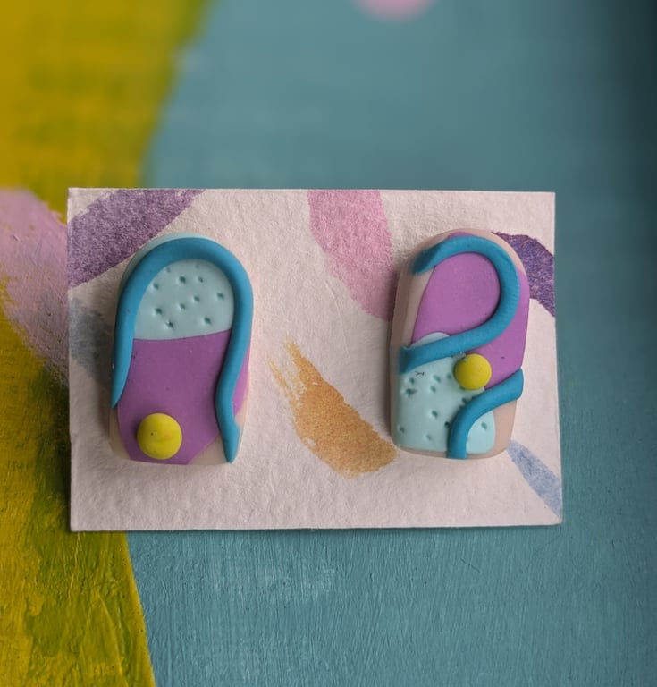 Arch-shape stud earrings, bright earrings, textured clay