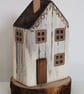 Lovely little wooden house - Image 5