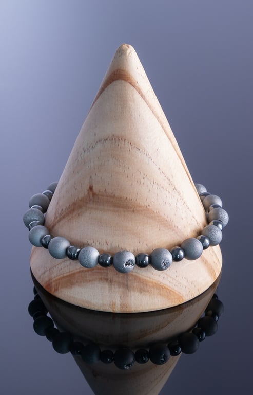 Bracelet grey Druzy and Hematite stretchy handmade 