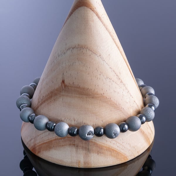 Bracelet grey Druzy and Hematite stretchy handmade 