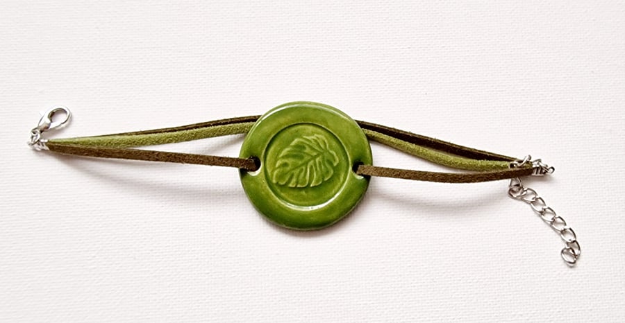 Handmade Bracelet. Bracelet with button.