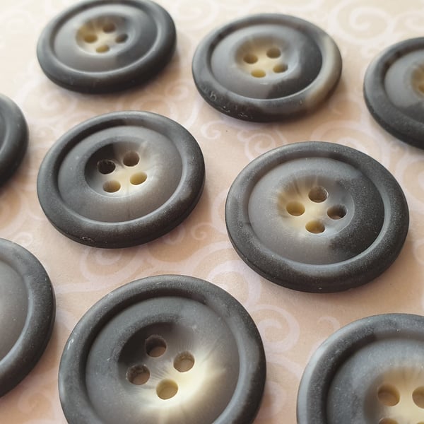 1" 25mm 40L BLACK MIX Polyester Horn Buttons