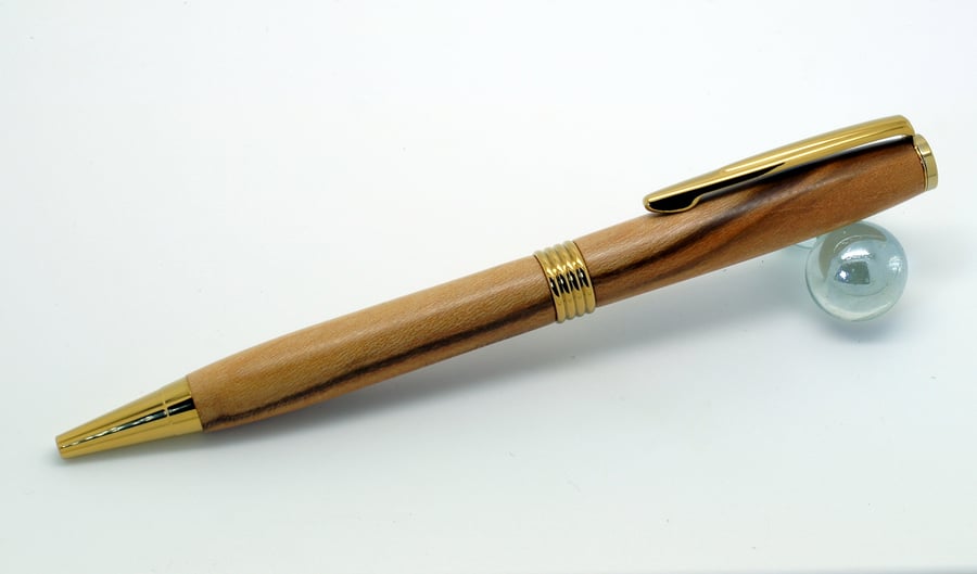 Streamline pen in spalted Laurel