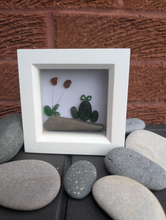 Green seaglass frog box frame 