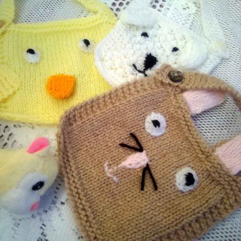 Pack of 3 Baby Animal Themed Knitted Baby's Bibs, Baby Shower Gift, Gift Set