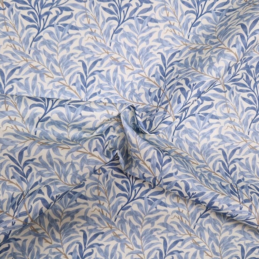 200 x 145cm William Morris Water Resistant Tablecloth  Willow Bough  Willow Blue