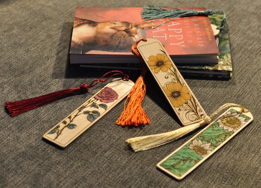 Laser engraved painted wooden rose and flower bookmarks - Mothers day gift, 