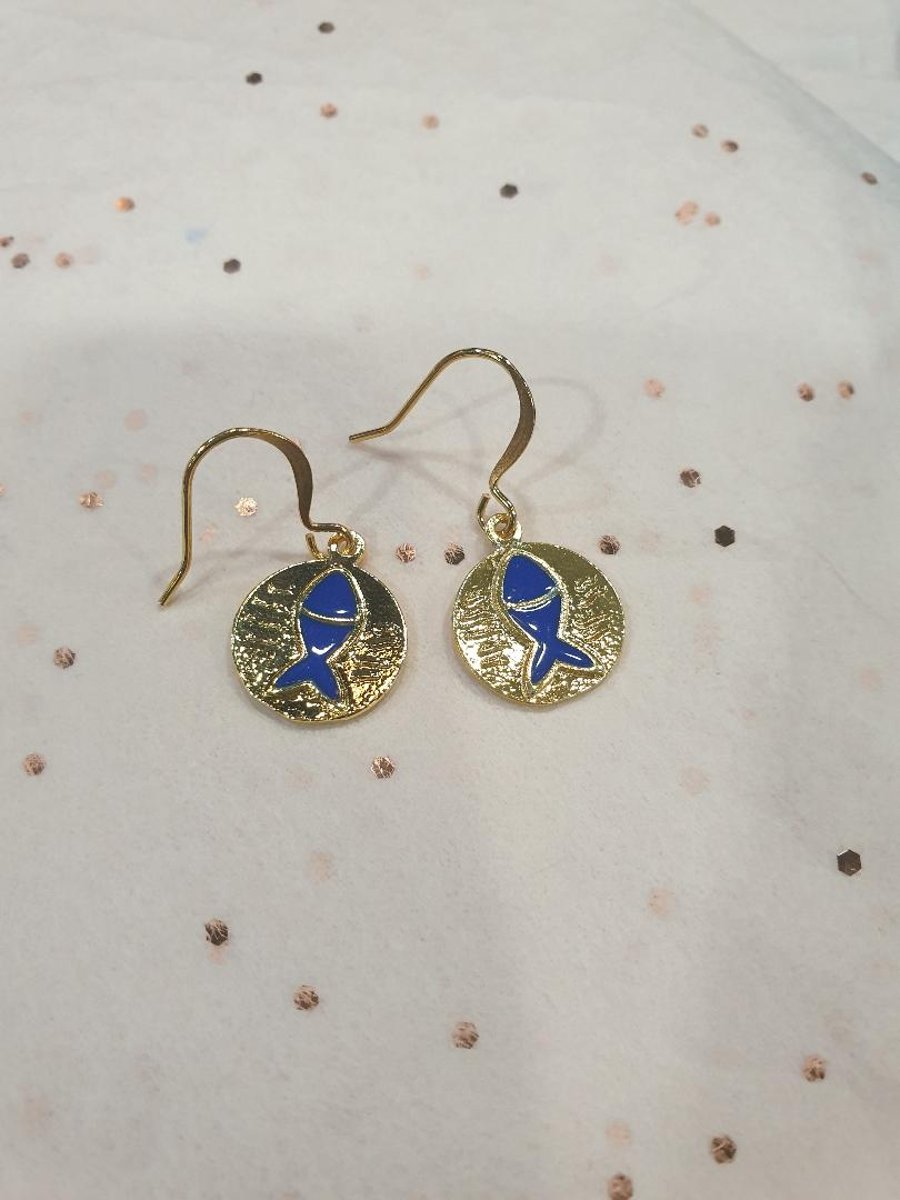 gold plated earrings round gold disc with meditereanean blue enamel fish design