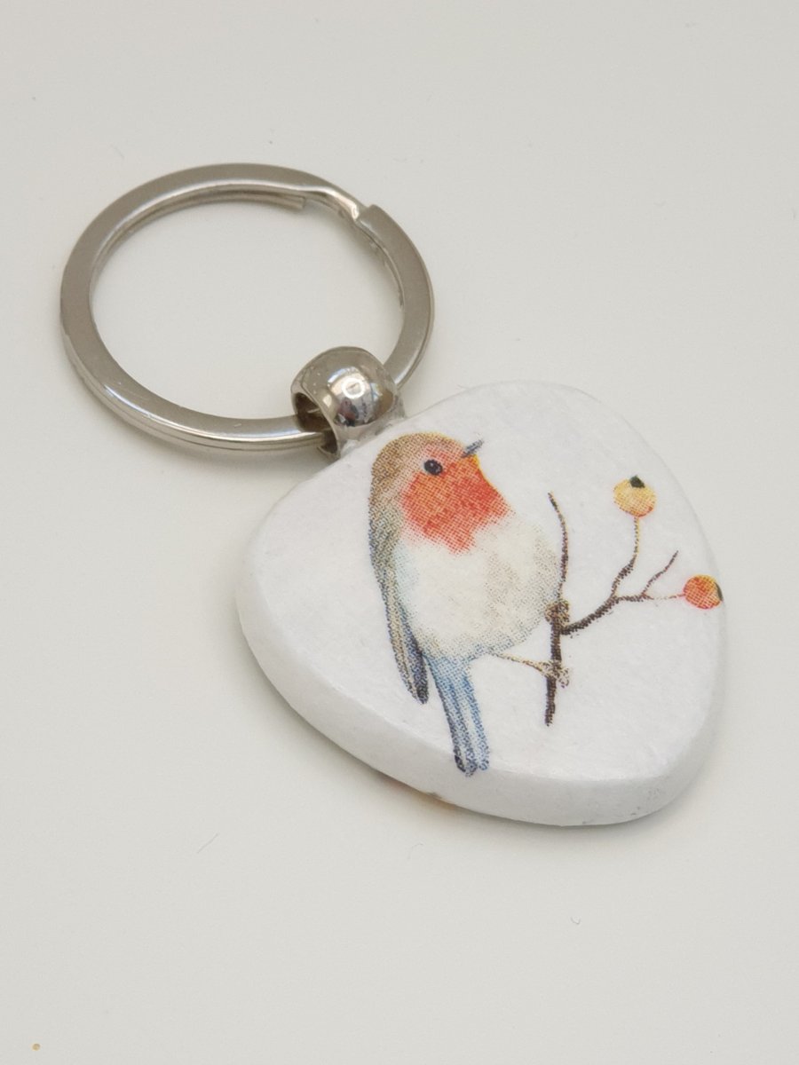 Keyring robin in the snow
