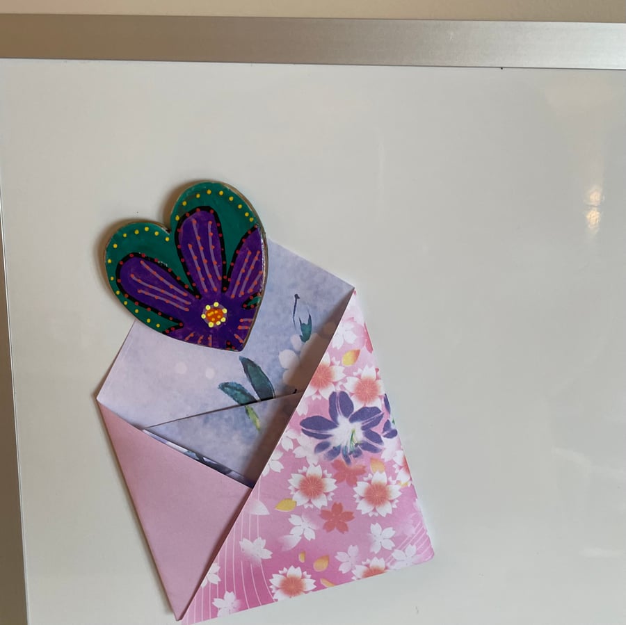 Fridge Magnet - hand painted heart ‘Flower Power’