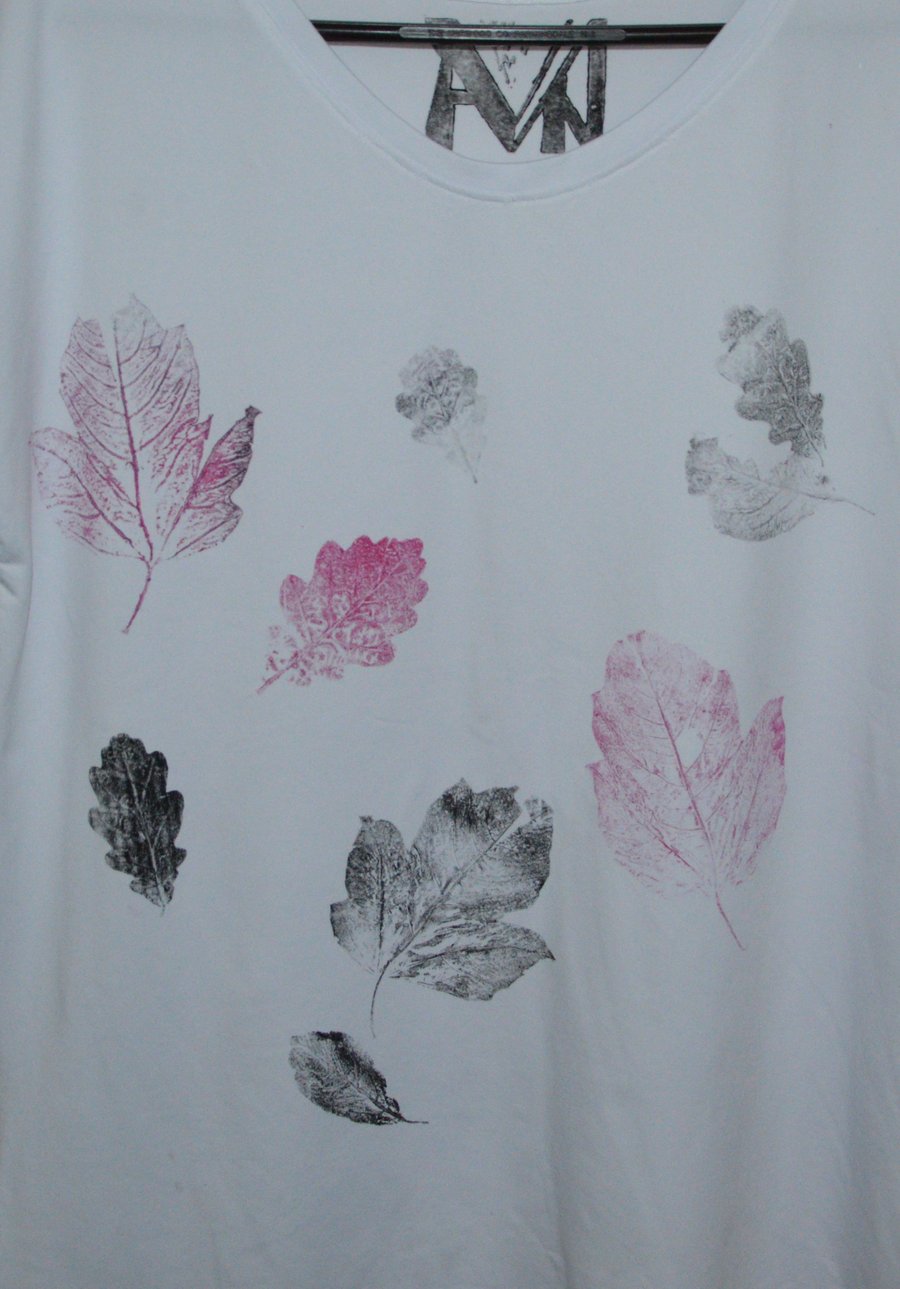Ladies T Shirt printed with Leaves size 14-16