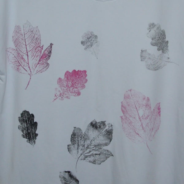 Ladies T Shirt printed with Leaves size 14-16