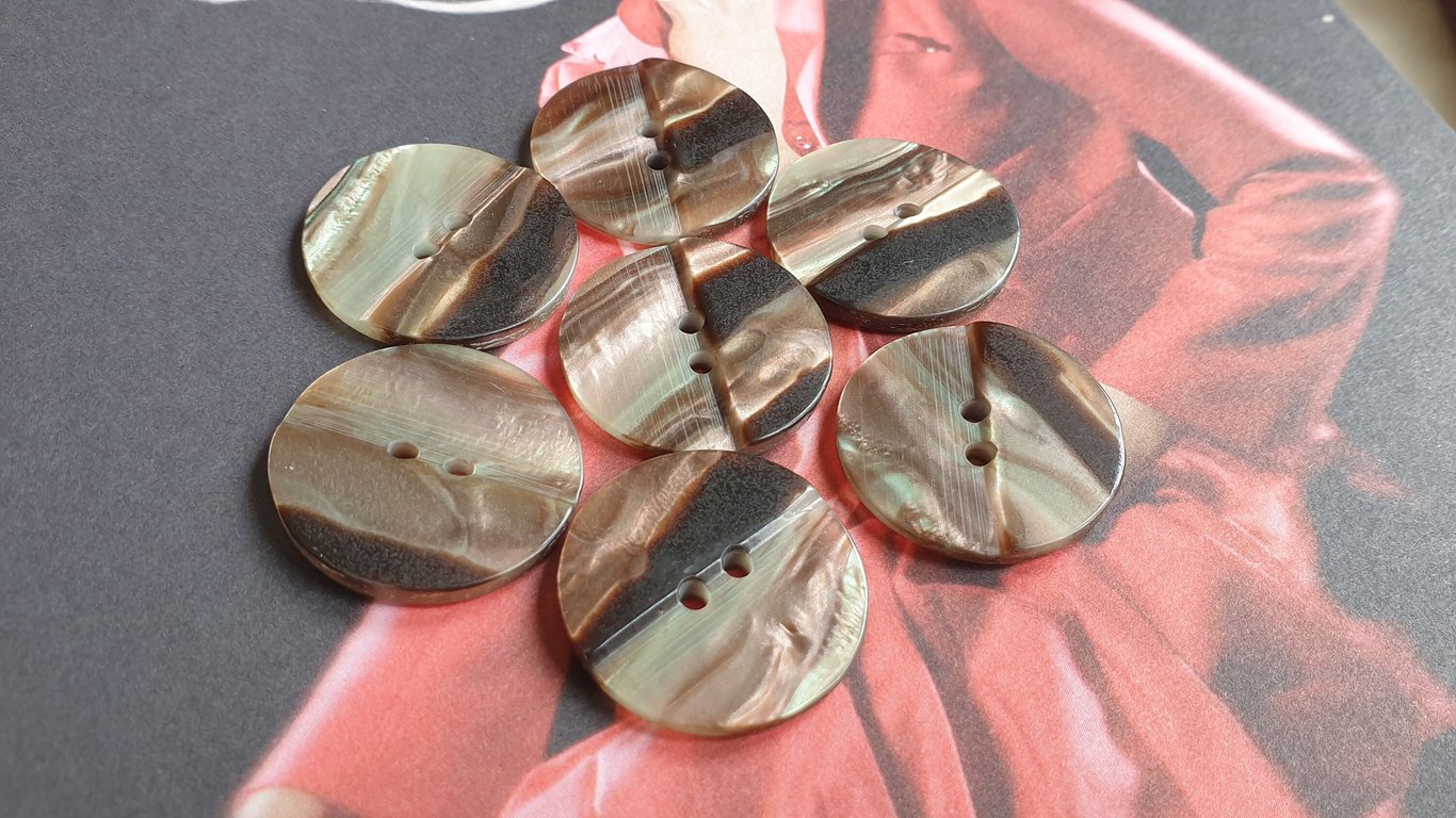 1" 25mm 40L Highly polished Stepped buttons RANDOM MATERIAL