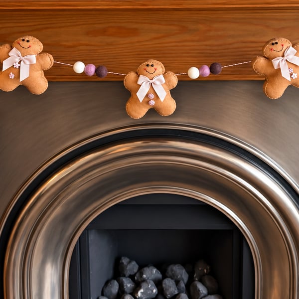 Handmade Felt Gingerbread Garland – Christmas Bunting with Pastel Felt Ball– Fes