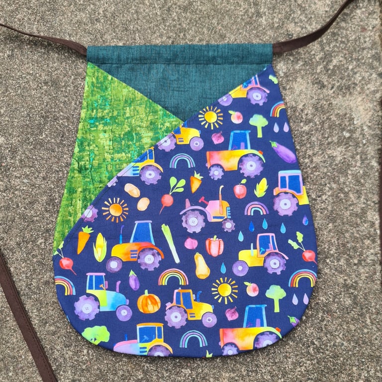Tie-On Pocket - Large Farm