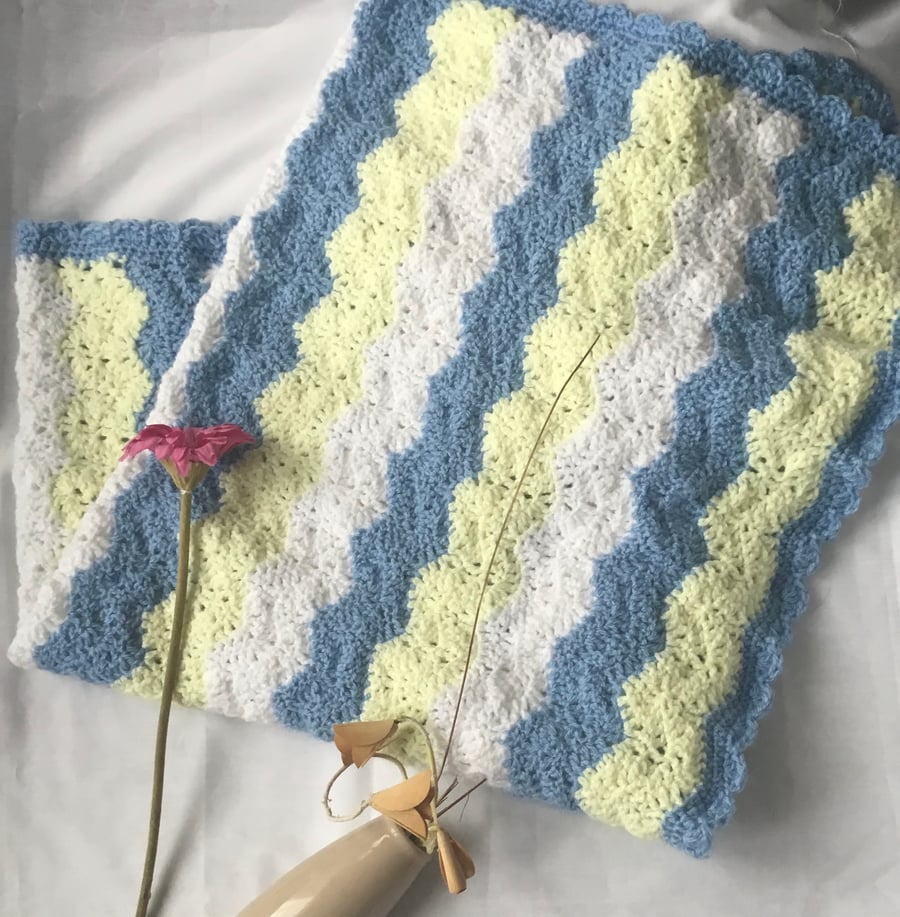 Stripy baby blanket 