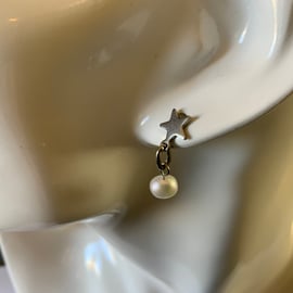 Star & Pearl Earrings.