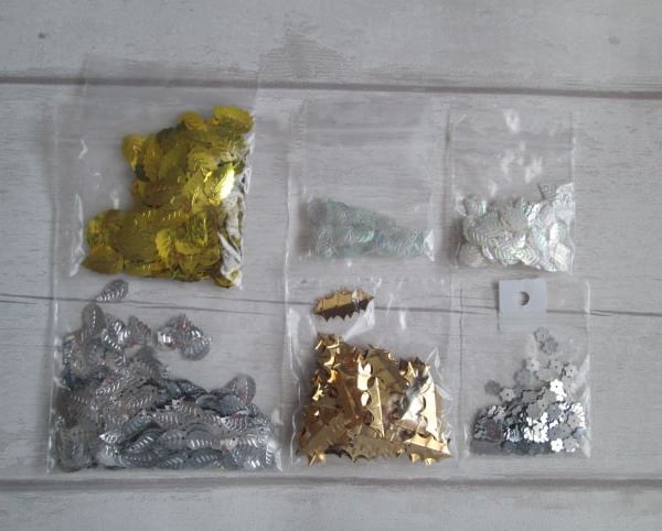 30g Assorted Gold & Silver, Leaf & Flower Sequins