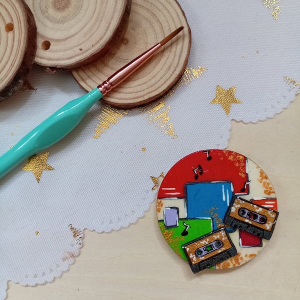 Wooden circular double cassette music fridge magnet 