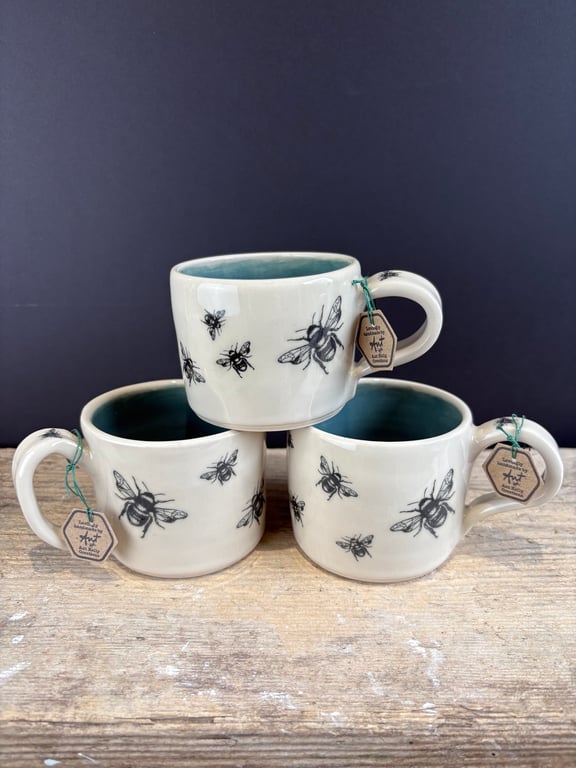 Stoneware Bee Cup with Deep Turquoise Interior